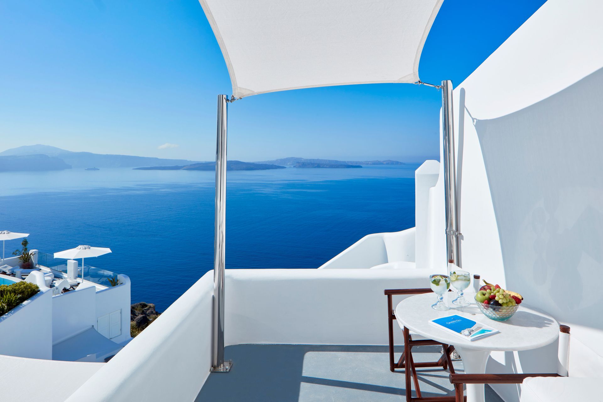 CANAVES OIA SUNDAY SUITES, Santorini | Escape to Greece ...